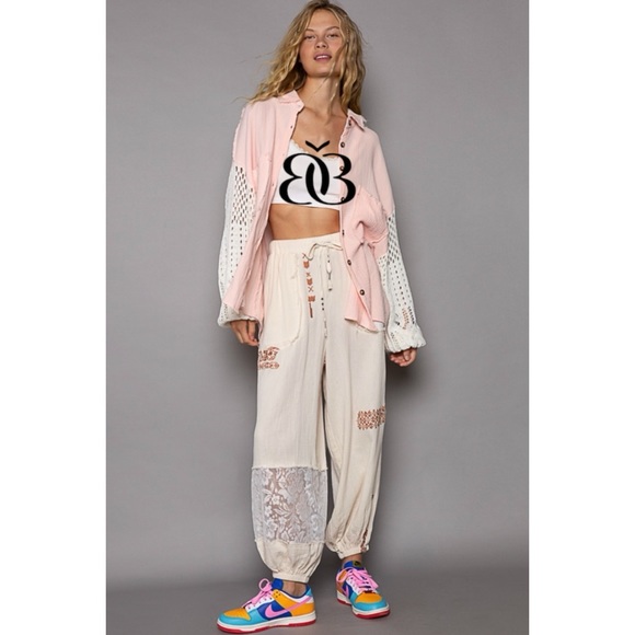 POL Cream Elastic Waist Embroidered Lace Patch Slouchy Joggers - Picture 12 of 12